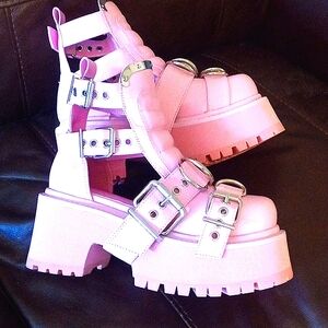 Brand new sandal-boots